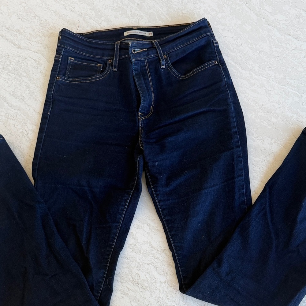Levi's Dark Blue High Rise Women's Jeans